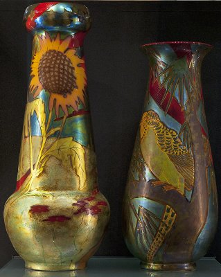 Vases, sunflowers, parrot (1907-1910)