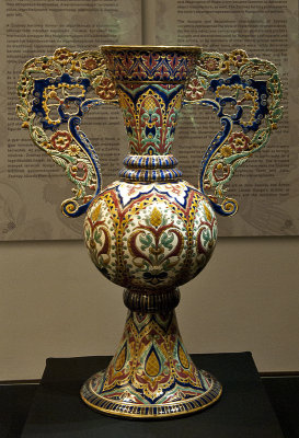 Monumental Alhambra vase (1884)