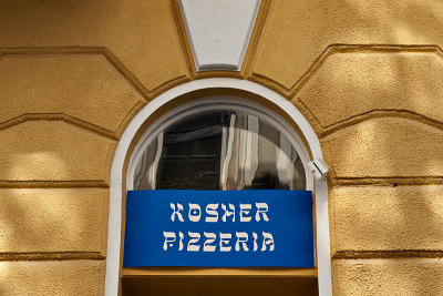 Kosher pizzeria