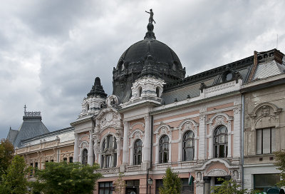 Bank/museum building