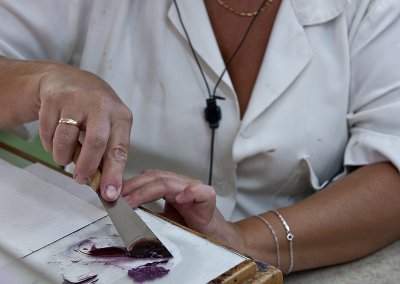 Mixing paint