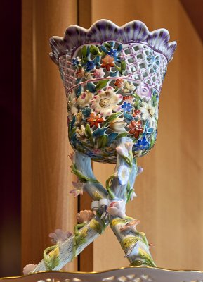 Showroom: Floral vessel