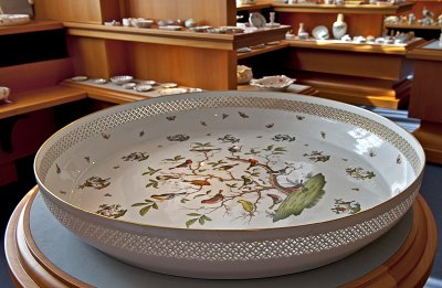Showroom: Cracked commission