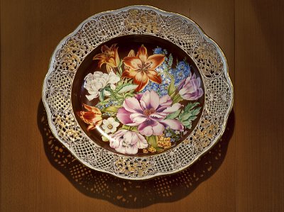 Showroom: decorative plate