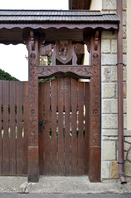 Old craftmanship, new gate