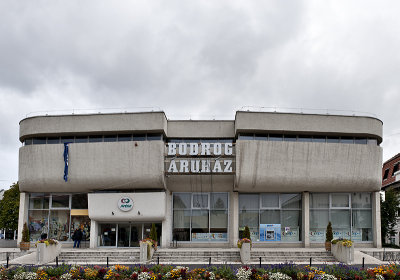 SÁROSPATAK, Shopping center, Imre Makovecz