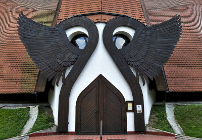 Fantastical Organic Architecture of Hungary's Imre Makovecz