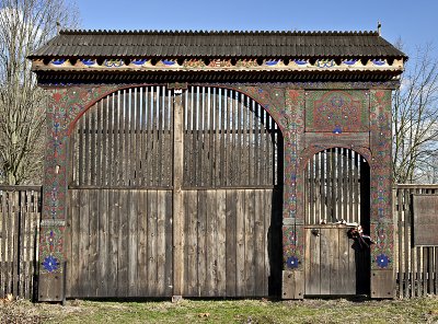 Gate with folk art