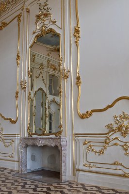 Ceremonial hall, revisited: Mirrored