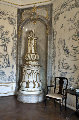Opulent stove in the dining salon