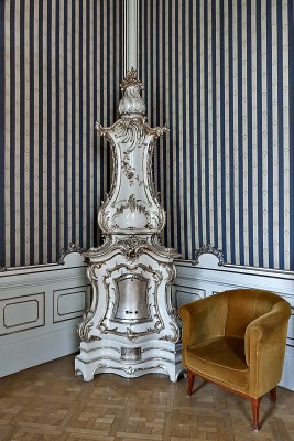 Silver stove to match