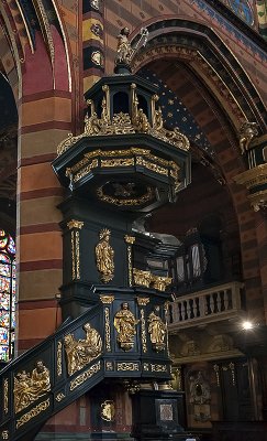 Another opulent pulpit