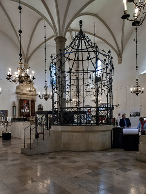 Old Synagogue, interior