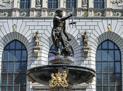 Fountain of Neptune, Artus Court
