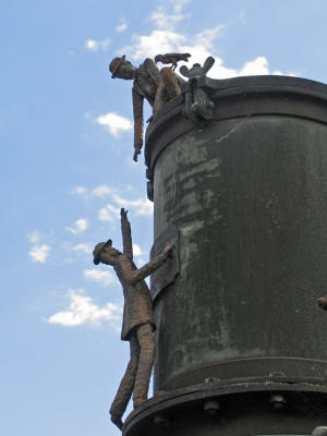g4/38/644138/3/61431762.SculptureoutsideAbsolut.jpg