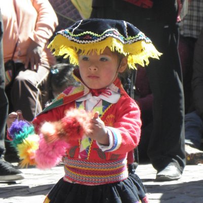 vestimenta de danza del Valle Sagrado de los Inkas - altiras de P'isaq - Calca- Cusco