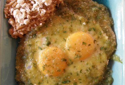 Huevos Rancheros con Salsa Verde