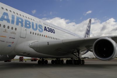 Airbus A380 arrives @ Schiphol Airport 2010-07-15