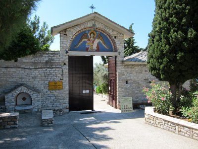 tasoz da manastir girisi