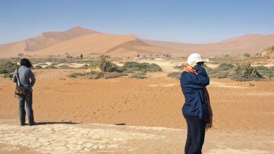 The start of our walk from the carpark to Deadvlei.