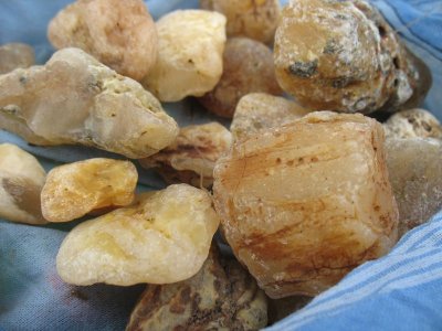 Kauri gum chunks