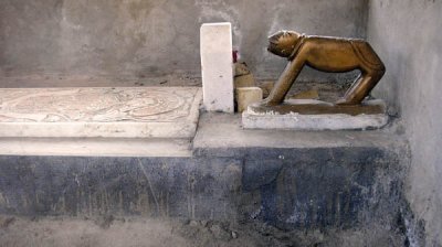 Ashayer grave 1.jpg