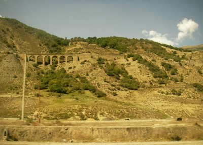 Gugan rail 2.jpg