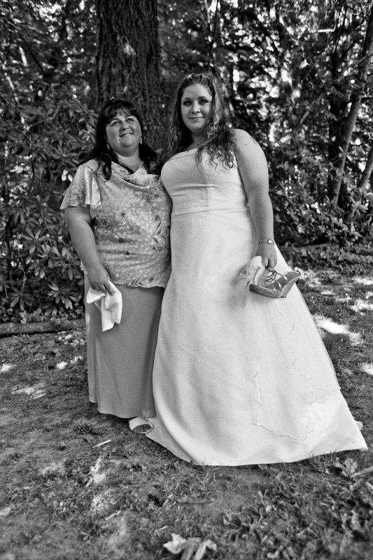 Gurine With  Her Mom On Wedding Day