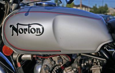 Norton 850 Comando Tank