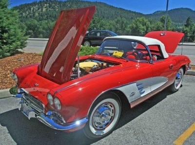  Red And White  Classic  Vette