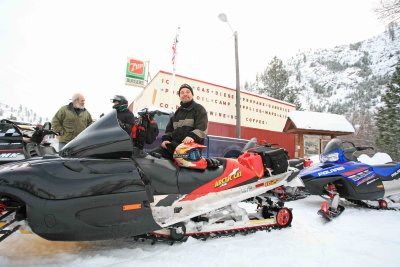  Mike Ardenvoir Local  With  Hot Artic Cat 900  Custom Sled.