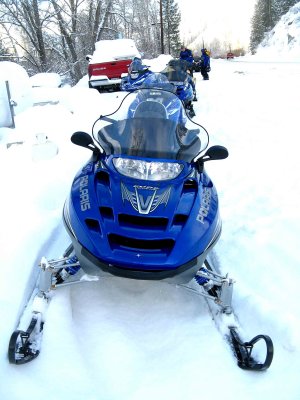  Large Group Snowmobile From Plain To Ardenvoir For Gas And Burgers