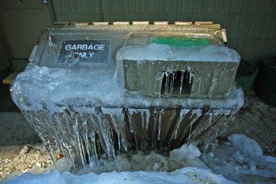  Bear Proof  /People Proof  Garbage Can Stehekin,,, ( Cold!!!!! )