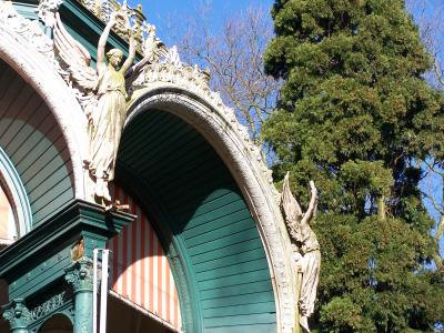 KIOSK IN HET PARK - KIOSQUE DANS LE PARC - BANDSTAND IN THE PARK