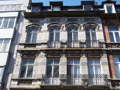 1900 ART NOUVEAU WINKELHUIS