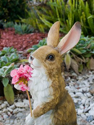 Bunny sculpture