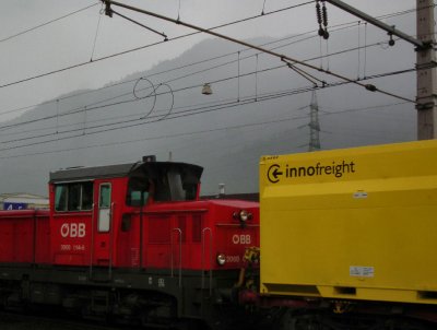 Jenbach red and yellow train