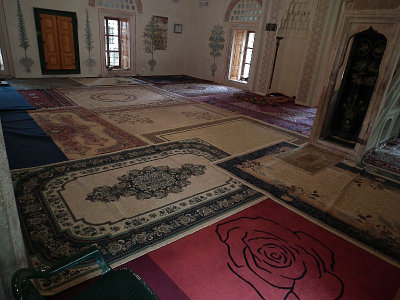 Mostar: Karadjoz Bey Mosque interior carpets
