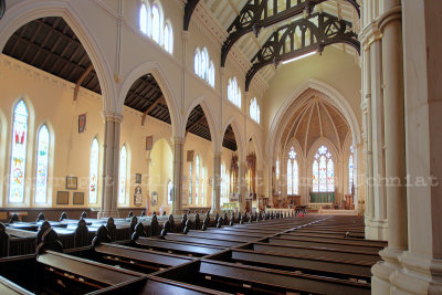 St. James interior HDR 09.jpg