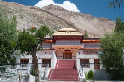 The modern Sumur Gompa