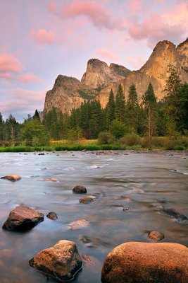 CA - Yosemite NP - Cathedral Rocks 3