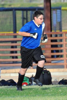 Juan Running to the Net.JPG