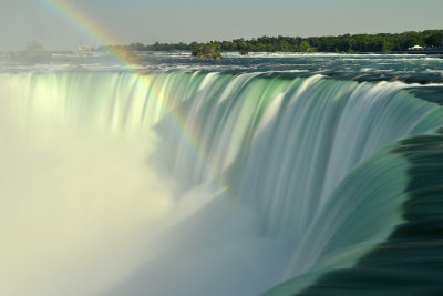 NY - Niagara Falls - Canadian Falls Brink & Rainbow.jpg
