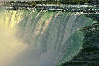 Niagara Falls - Canadian Falls Brink 2.jpg