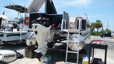 Installing outboard motor