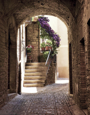 scenic-archway in Pienza original photo