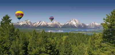 Signal Mountain views c balloons, Grand Tetons