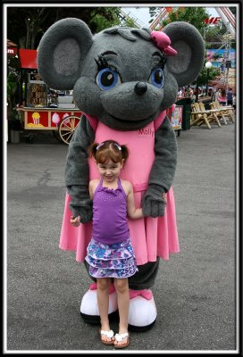 I don't know who this mouse is, but it's a cheap imitation of Minnie Mouse. What a copycat! (Or copymouse as it were)