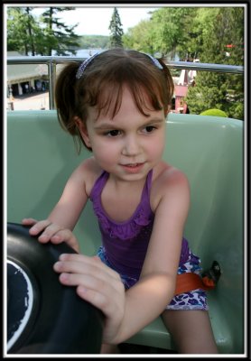 Kylie on the spinning hot air balloons!