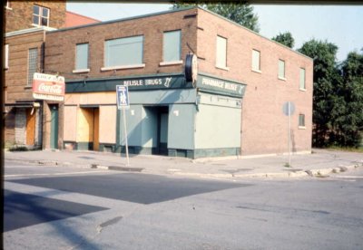 Chez Ida, rue St_Patrick, 2 blocs a droite de la salle Ste-Anne, aout 1976.jpg